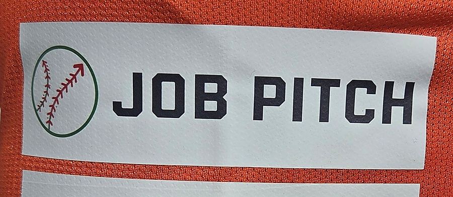 ユニフォーム右袖のJOB PITCHワッペン